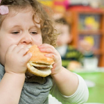 Prevenire e Trattare l'Obesit Infantile con un Miglior Riposo: Una Nuova Prospettiva sulla Salute dei Bambini